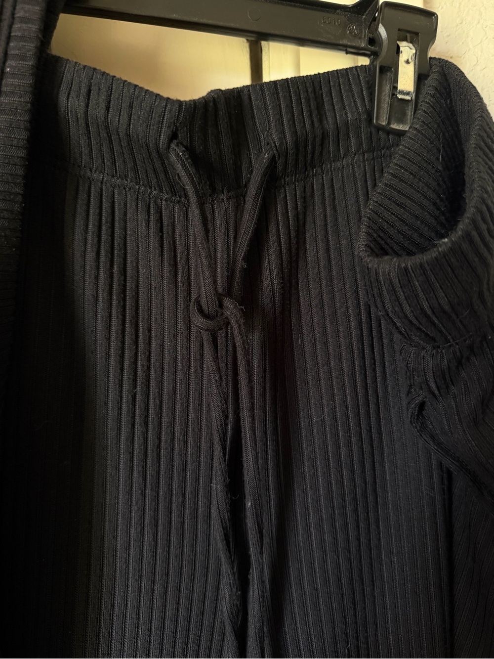 2X Cuddl Duds Black Ribbed 3 Piece Lounge Set Cardigan Tank Pants Soft Cozy - Picture 4 of 5